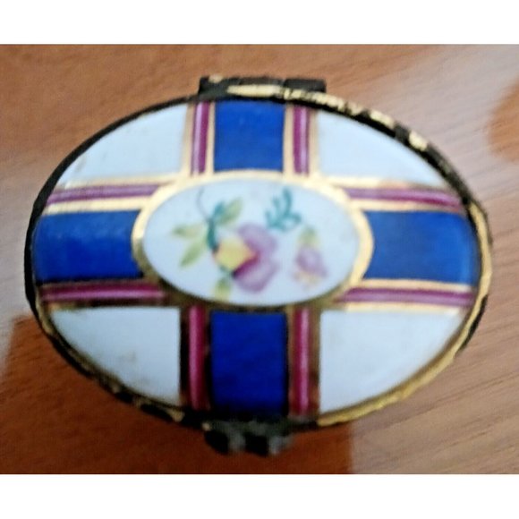Vintage Porcelain Art Trinket Pill Box Hand Painted Small 2" Marked - Picture 6 of 11